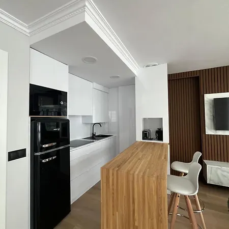 Nomada Orzan * A Coruna